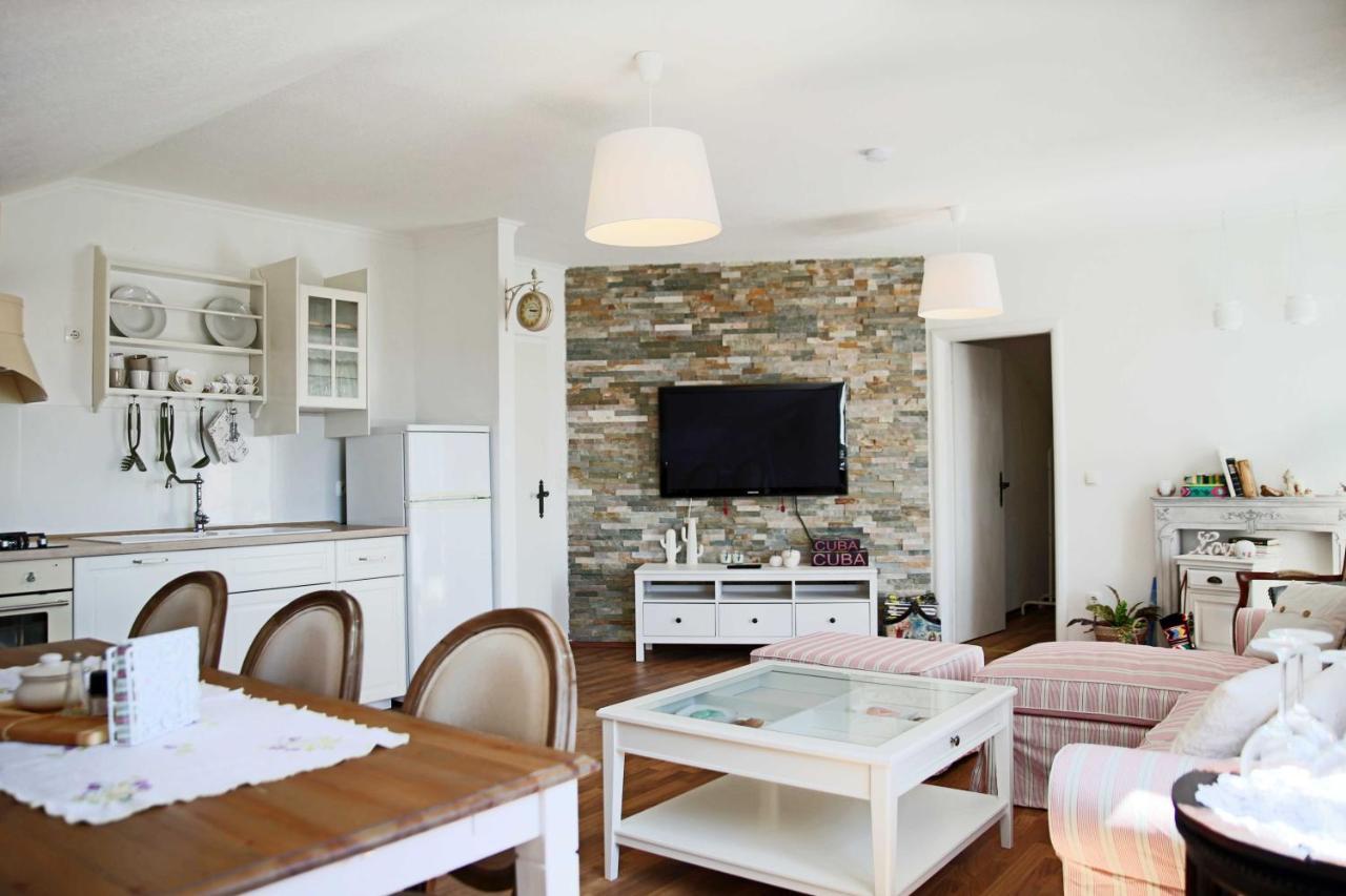 Villa Croatia Srima Bagian luar foto